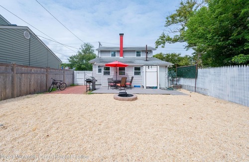 Avon House | Entire House w private yard/stone fire pit in Bay Head beach