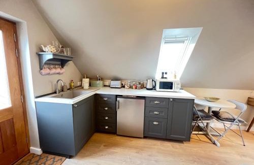 Lincoln Apartment | Entire Loft Space in quiet village near Roman City of Lincoln