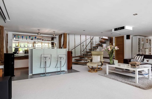 Canterbury House | Entire Lux Barn Lake and Garden - Canterbury, Kent