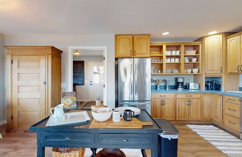 Agate Hotel | Entire waterfront property with hot tub, fire pits, patio & private beach access