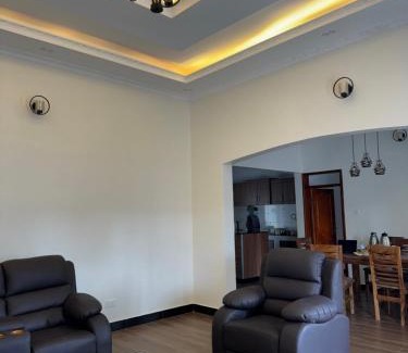 Mbarara House | Entula safari and accommodation