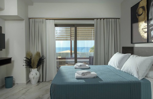 Heraklion Hotel | Envy SeaSide Suites