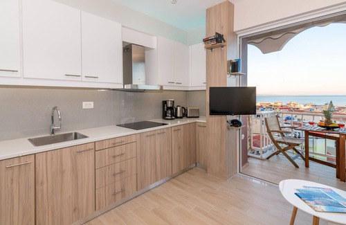 Zakynthos Town Apartment | 'eolia Apartment' - Sea & City View Central Apt
