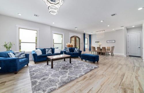 Lawndale/ Wayside House | EPIK Home at Medical Center - Required minimum 31 days stay