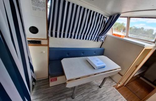 Chenille-Change Boat Rental | Epineuil - API-1-46-23