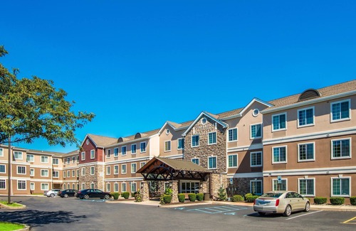 East Texas Condo | Equipped Suite | Free Breakfast + 24-hour Business Center