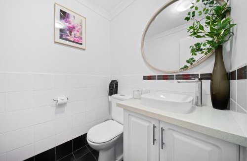 Victoria Park House | Equitice Spring Moonlight Villa - Shared Property