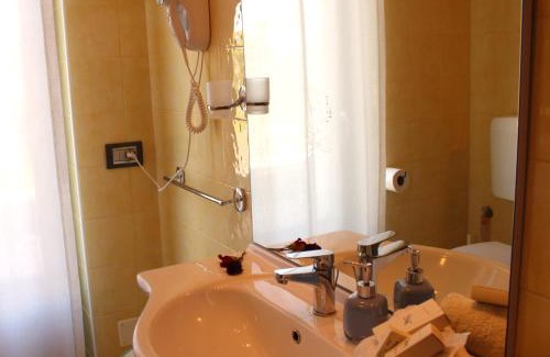 Cuneo Hotel | Eremes Rooms & Apartments