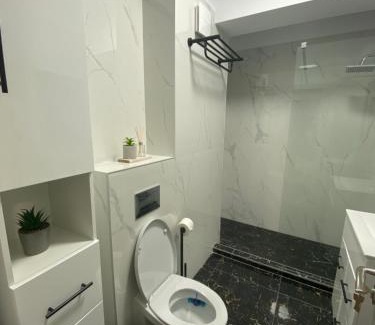 Mamaia-Sat Apartment | Eric Apartment