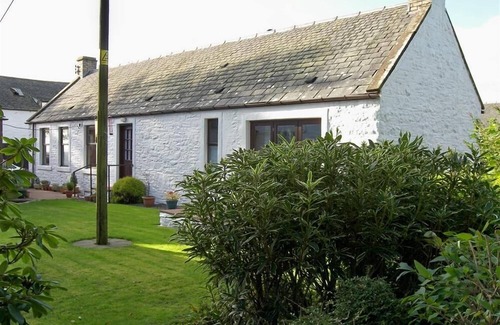 Castle Douglas Cottage | Ernambrie Cottage - a cottage that sleeps 6 guests in 2 bedrooms