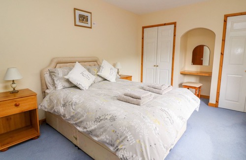 Llandrindod Wells Cottage | ERW FAIR, family friendly, with hot tub in Abbeycwmhir
