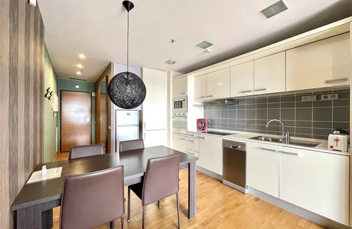 El Port Apartment | Apartment in front of Fira Gran Via