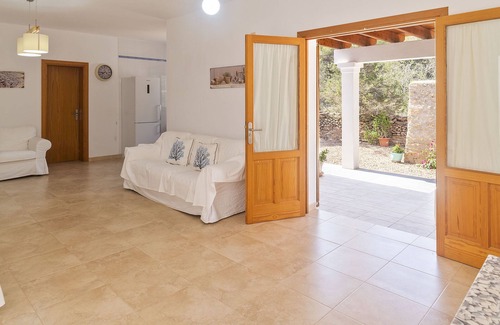 Es Cap de Barbaria House | ES LLIRI BLANC - Wonderful house with views of the countryside and free WiFi.