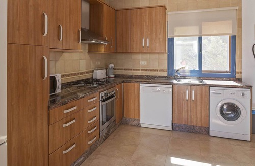 Es Cap de Barbaria Ski Chalet | Es Lliri Blanc - Country House With Free Wifi