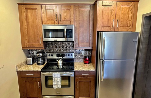 Grenelefe Condo | Escape City Life and Enjoy this Charming 2-Bedroom Condo Near Central Florida!
