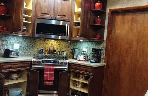 Las Vegas Villa | π΄ Escape in a private pool, jacuzzi, bbq, koi pond, garden, best outdoor area!