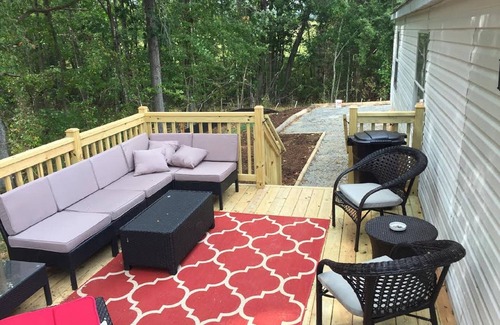 Gordonsville House | Escape the City! Plain Outside; Gorgeous Inside; Huge Horse/Cattle Farm