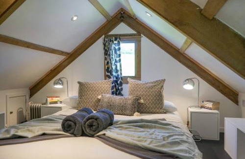 Totnes House | Escape To An Idyllic Countryside Couple's Retreat