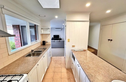 Ocean Grove House | Escape to Coastal Bliss at Ocean Grove - Short walk to beach, cafe and parkn