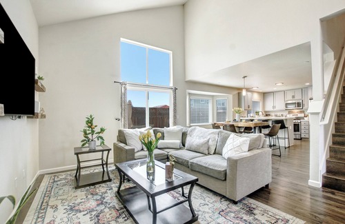 Santa Rosa House | Escape to Golf & Wine Paradise: Stunning Home in the Heart of Wine Country