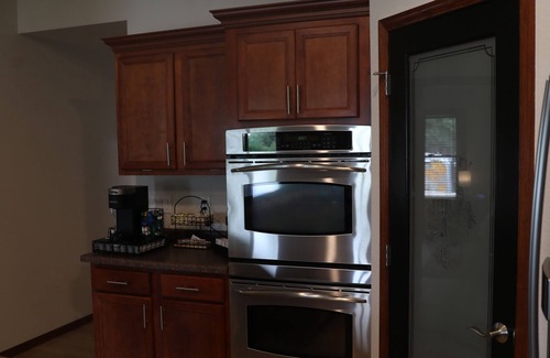Markesan Cabin | Escape to Little Green Lake, perfect for family and pet getaways.