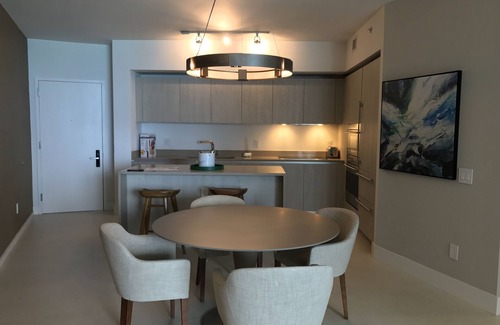 Hollywood South Central Beach Resort | Escape to Luxury- Beautiful One-Bedroom Ocean View Retreat at LYFE Resort!