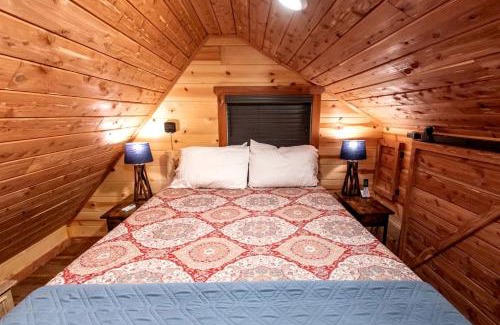 Marshall House | Escape to Marshall, Arkansas, in this Cozy Cabin for Four