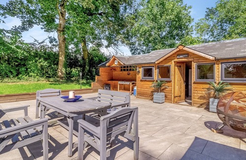 Cowbridge Cottage | Escape to rustic charm and relaxation at this one-bedroom log cabin near Cowbridge.