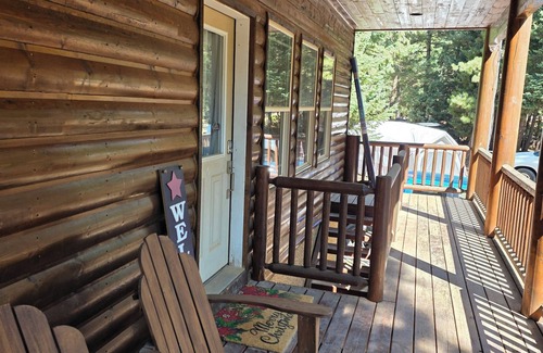 Duck Creek Village Cabin | Escape to the mountains in our luxurious 3-story cabin, perfect for families!