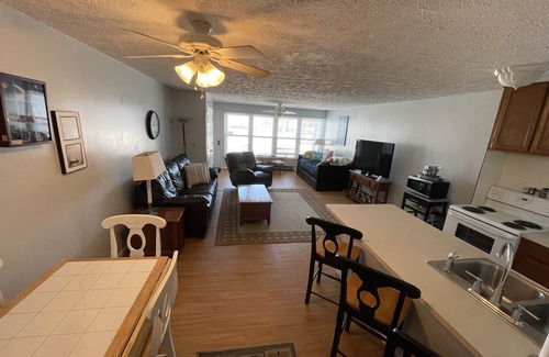 Port Clinton Condo | Escape to the Lake!