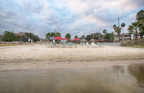 Granite Shoals Condo | Escape to the shoreline of Lake LBJ - *Best Kept Secret*