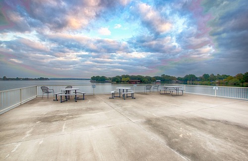 Granite Shoals Condo | Escape to the shoreline of Lake LBJ - *Best Kept Secret*