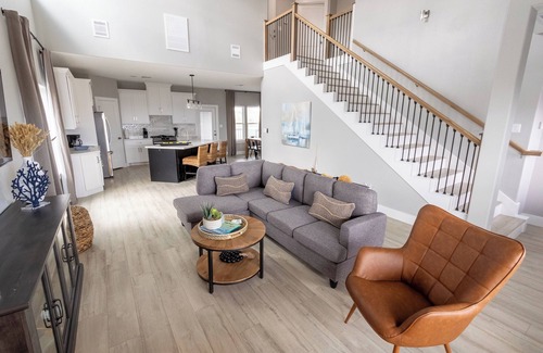 El Lago House | Escape to this serene 3-bedroom bayfront retreat in Seabrook Shores. Featuring stunning water views, a spacious deck for sunsets, and cozy coastal interiors, this hideaway is perfect for family getaways or a peaceful escape by the bay