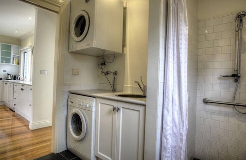 Point Lonsdale Cottage | Escape to Tranquility: Experience Blissful Getaways at Jade Cottage