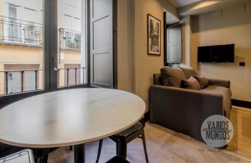 Embajadores Apartment | Esencia de Madrid para 7 en Santa Ana 20 E2