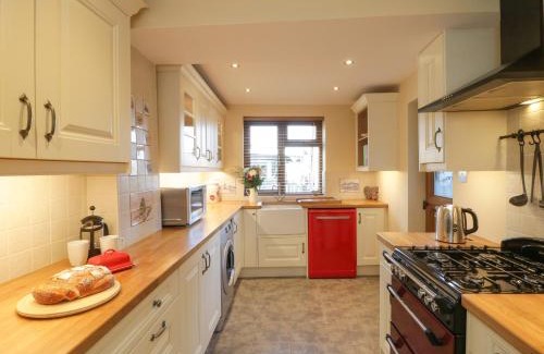 Aislaby House | Eskside Cottage