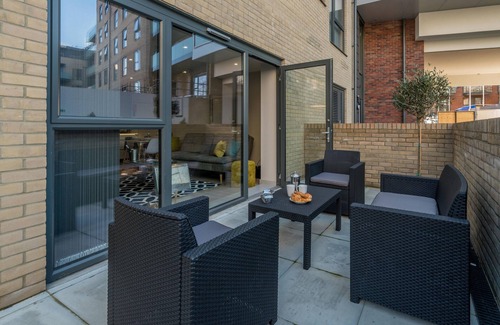 West Ealing Apartment | Esquire Two Bed Terrace Apartment, Ealing