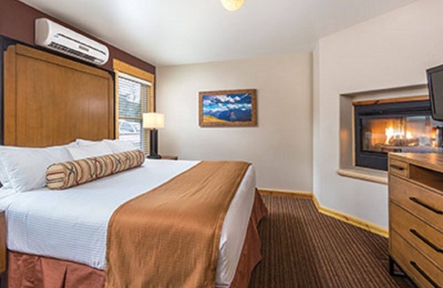 Estes Park Resort | Estes Park is a small town with lots of love!