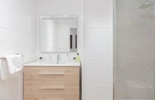 Teis Apartment | Estilo y Comodidad con Parking