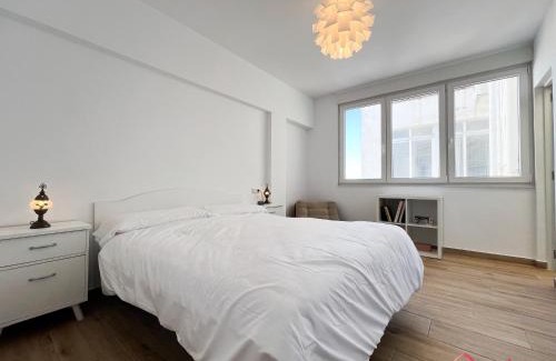 Castello de la Plana Apartment | Estilo y Elegancia en el Centro