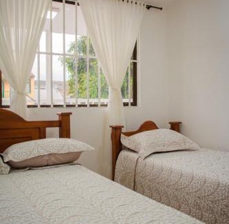 Anapoima House | Estratégica Ubicación-Energía Renovable-Pet Friendly