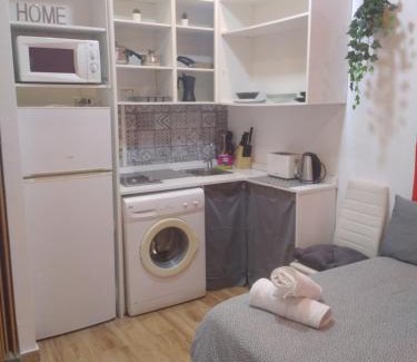 Palma-Palmilla Apartment | Estudio cerca del Carrefour rosaleda