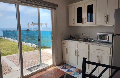 Playas De Tijuana Apartment | Estudio privado con fogata y vista al mar