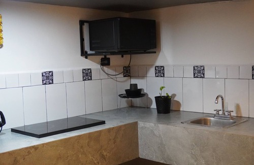 Monterrey Centro Hotel | Estudios amueblados y equipados con cocineta en ubicación Céntrica MTY