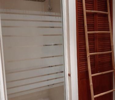 Auxerre Apartment | Et au pied coule une rivière, situation et vue idéales