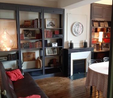 Auxerre Apartment | Et au pied coule une rivière, situation et vue idéales