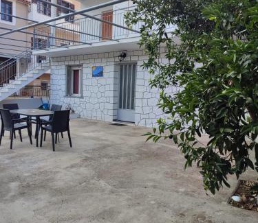 Leonidio House | Et In Arkadia Ego