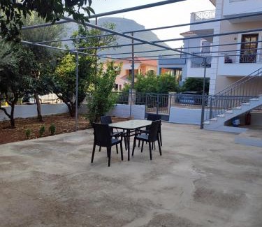 Leonidio House | Et In Arkadia Ego