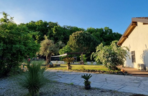 Pedara House | Ethnic room. Independent room for rent. with free parking and wi-fi