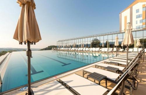 Vrdnik Hotel | Etno Naselje Vrdnička kula